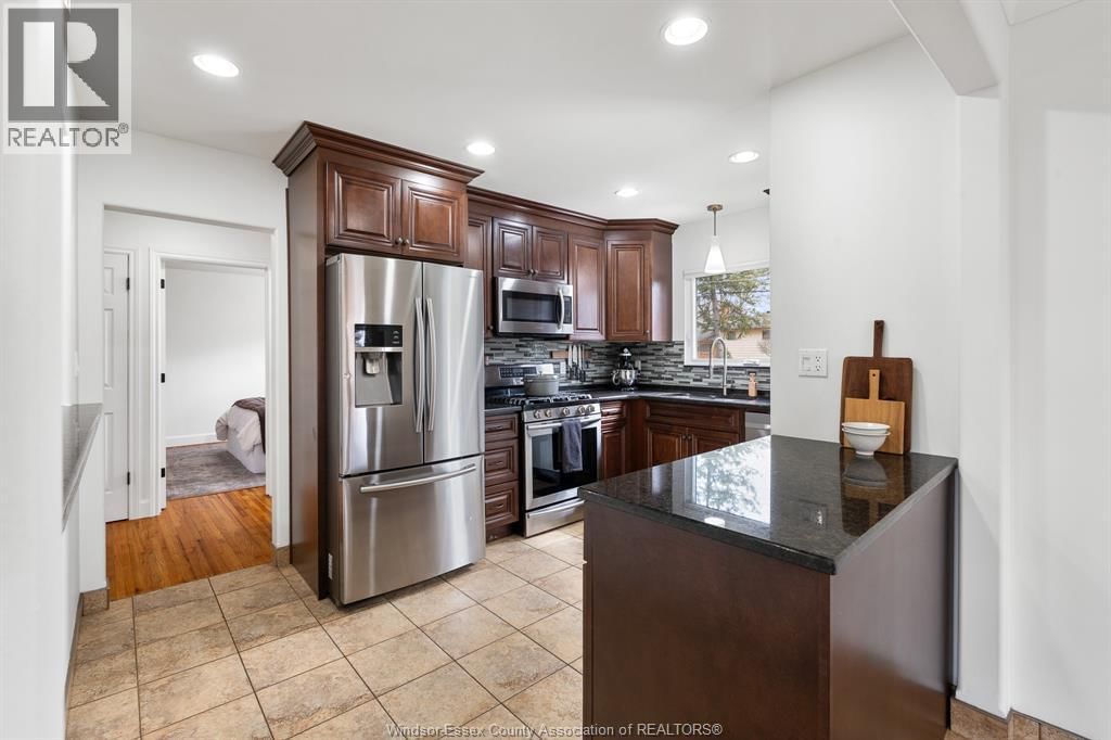 735 LOUNSBOROUGH Image 13