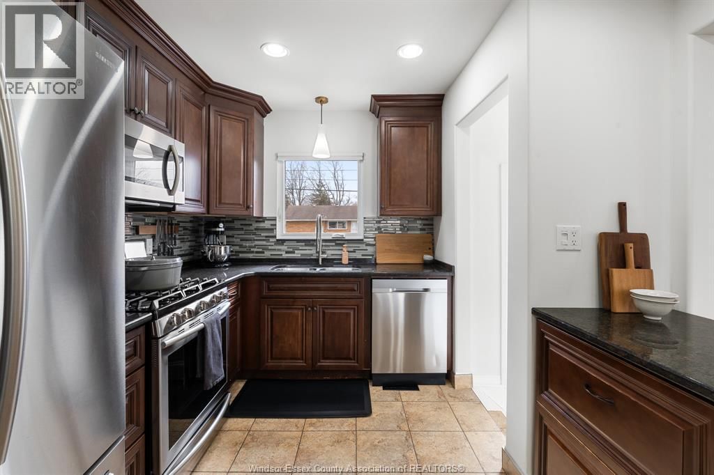 735 LOUNSBOROUGH Image 14