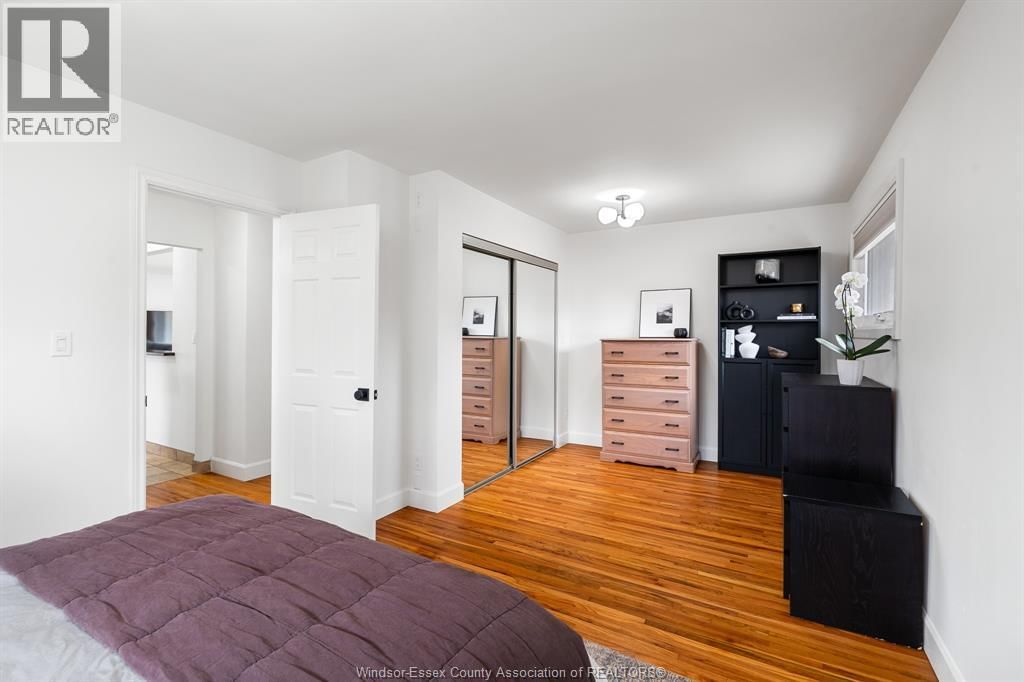 735 LOUNSBOROUGH Image 19