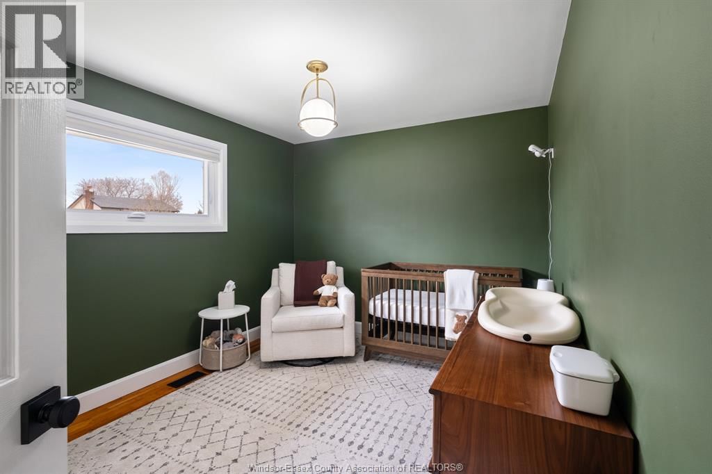 735 LOUNSBOROUGH Image 20