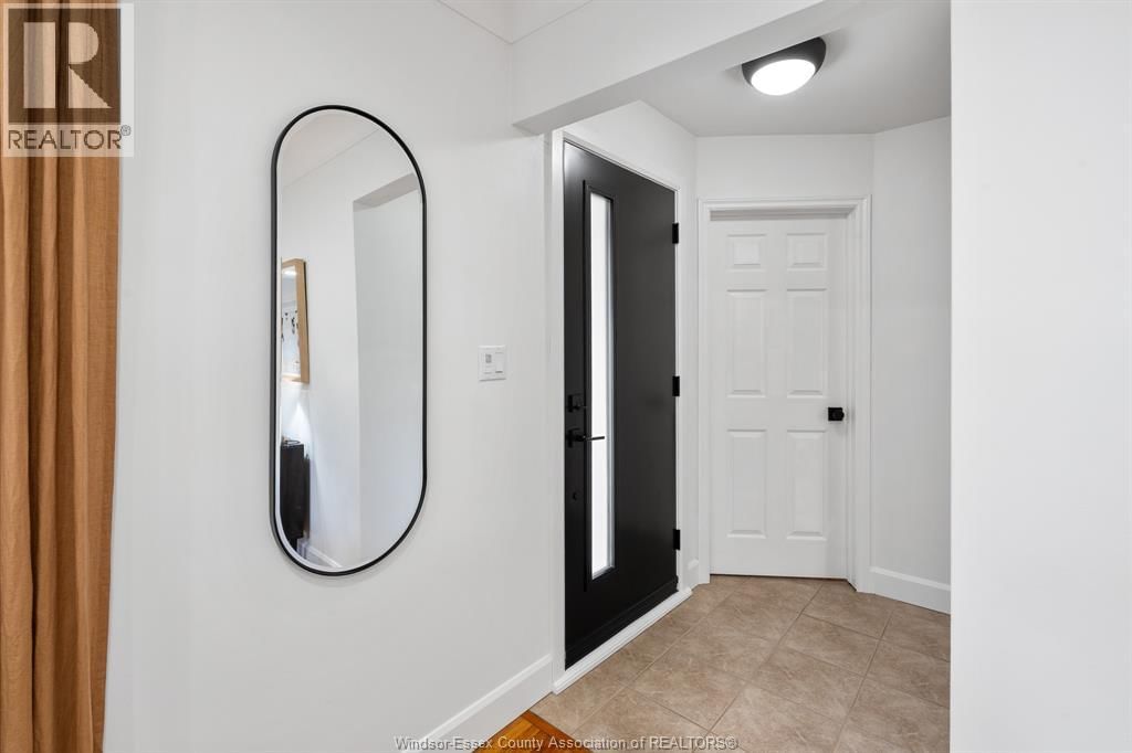 735 LOUNSBOROUGH Image 3