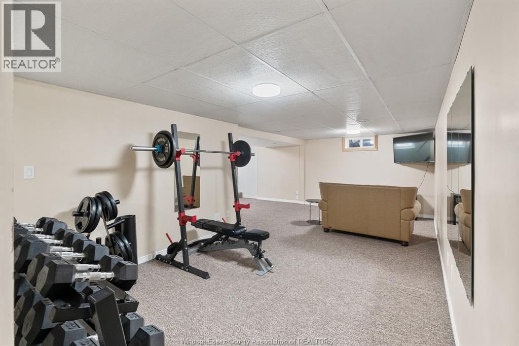 735 LOUNSBOROUGH Image 30