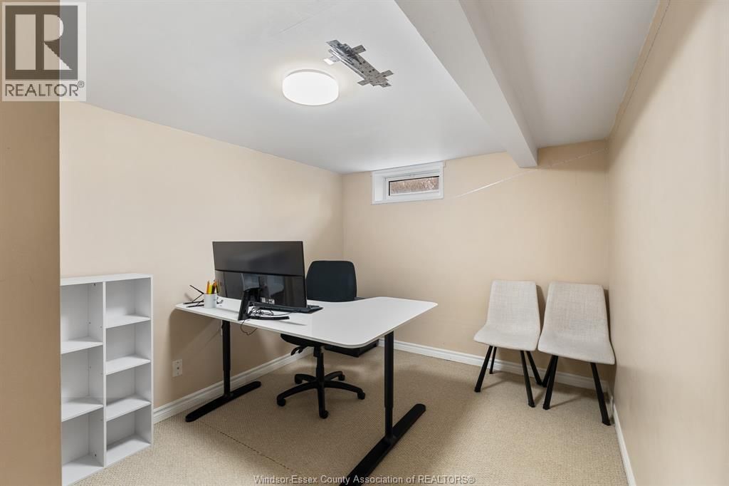 735 LOUNSBOROUGH Image 31