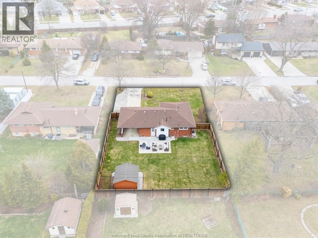 735 LOUNSBOROUGH Image 37