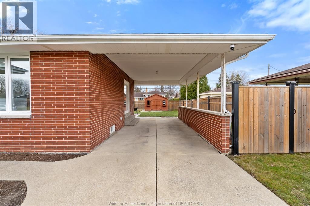 735 LOUNSBOROUGH Image 39