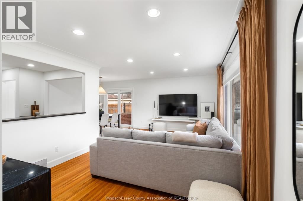 735 LOUNSBOROUGH Image 4