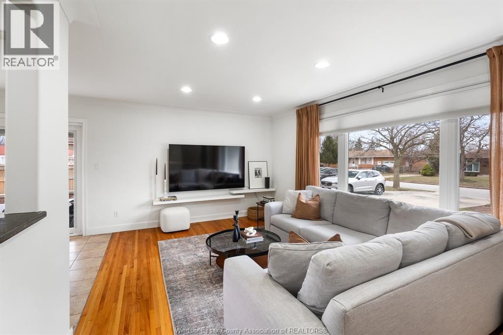 735 LOUNSBOROUGH Image 6