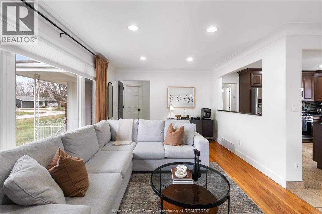 735 LOUNSBOROUGH Image 8