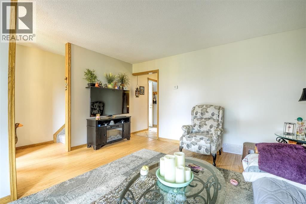 9445-9447 ALTEN DRIVE Image 28