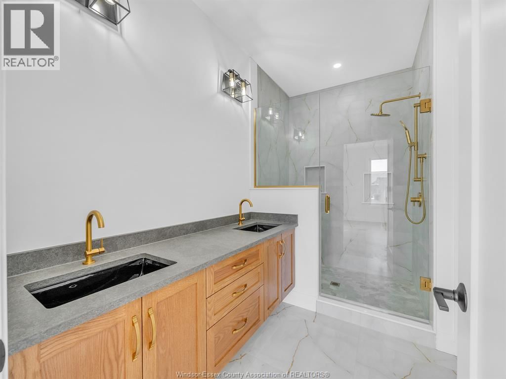 2626 BARKLEY AVENUE Image 32