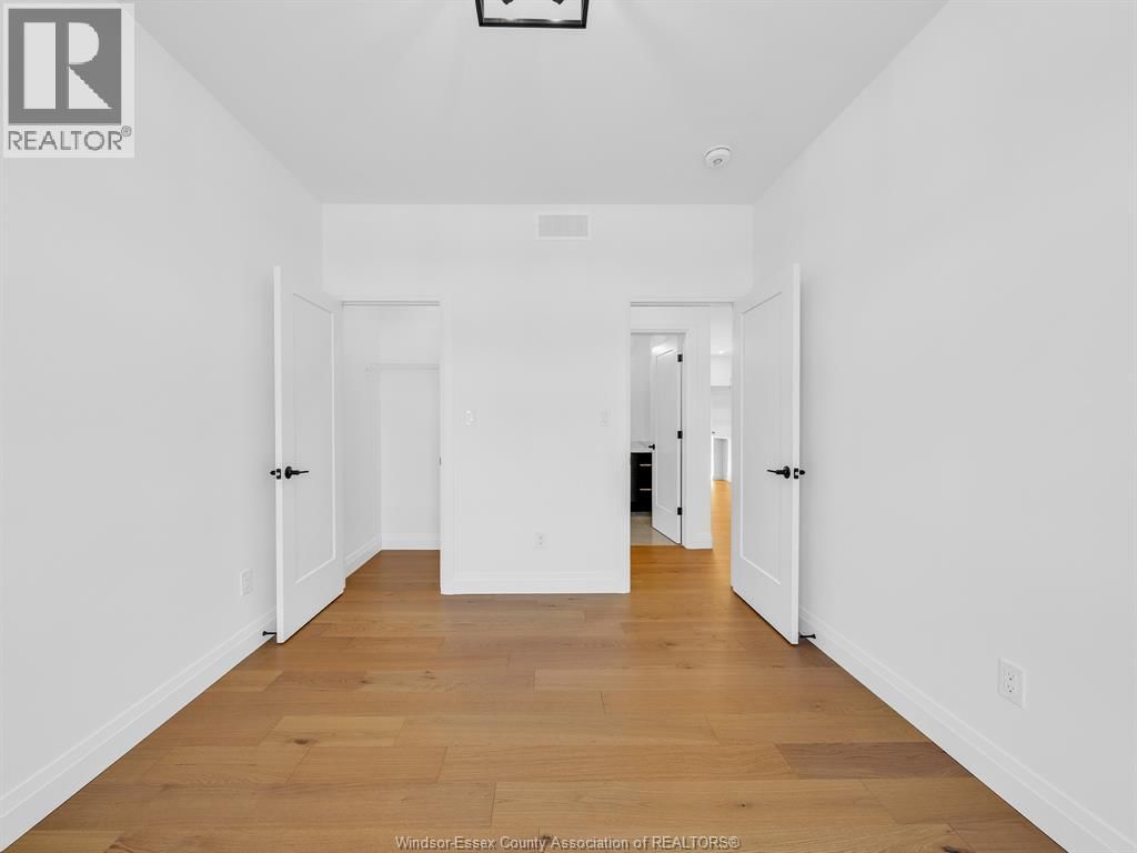 2626 BARKLEY AVENUE Image 9