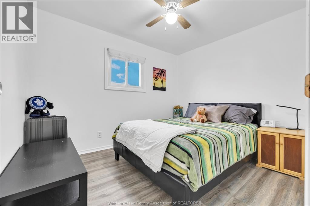 329 PARKSIDE DRIVE Image 11