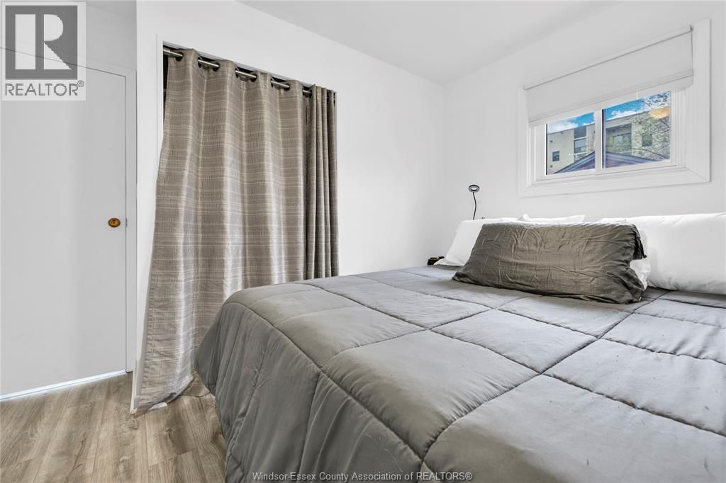 329 PARKSIDE DRIVE Image 14