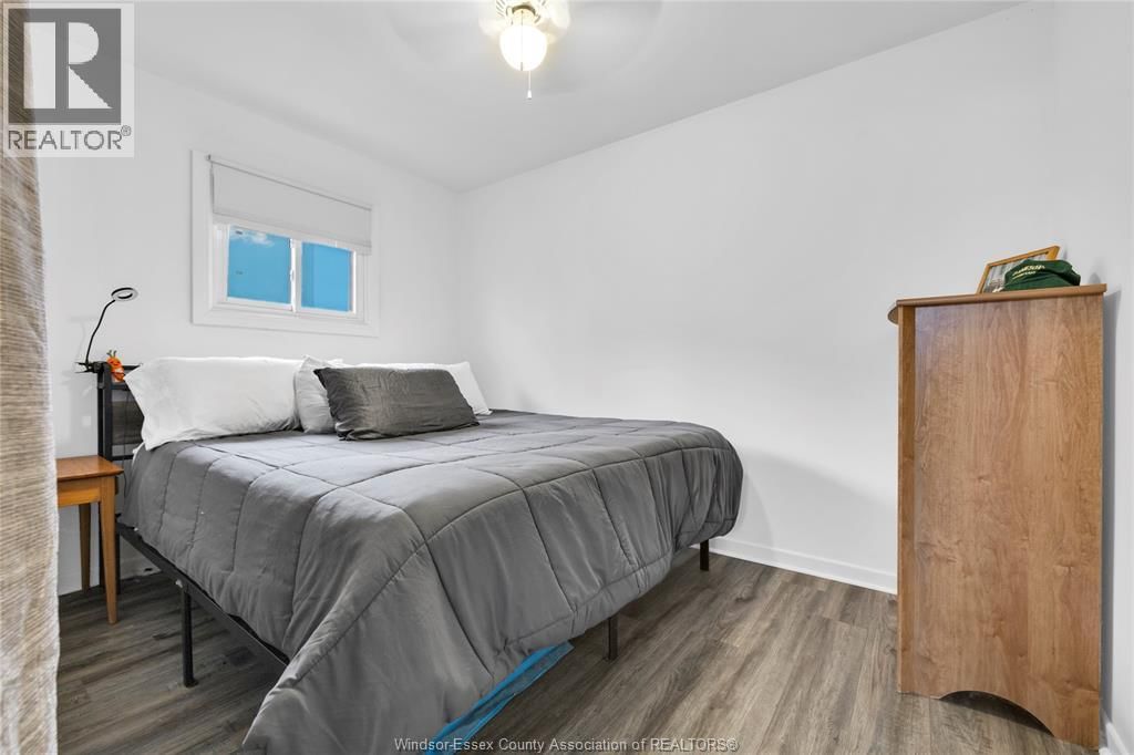 329 PARKSIDE DRIVE Image 15