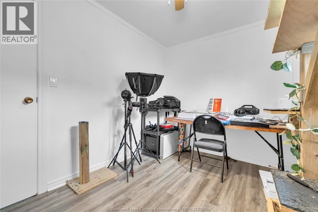 329 PARKSIDE DRIVE Image 17