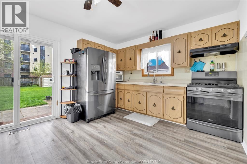 329 PARKSIDE DRIVE Image 5