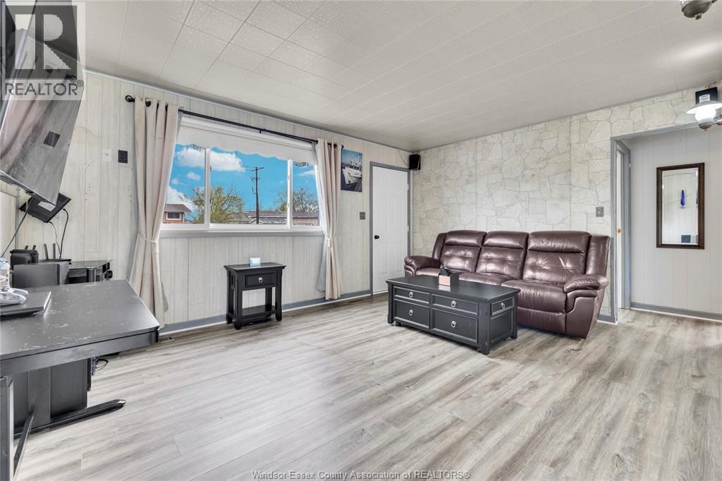 329 PARKSIDE DRIVE Image 8