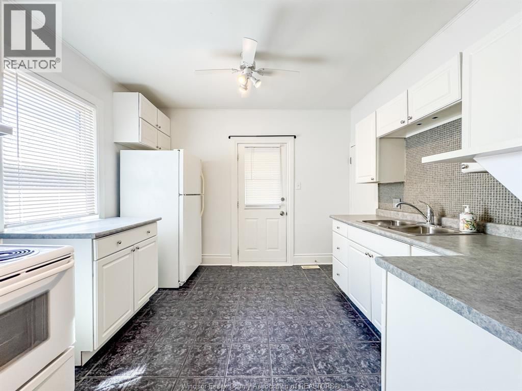 MAIN FLR - 1351 MARENTETTE Image 6