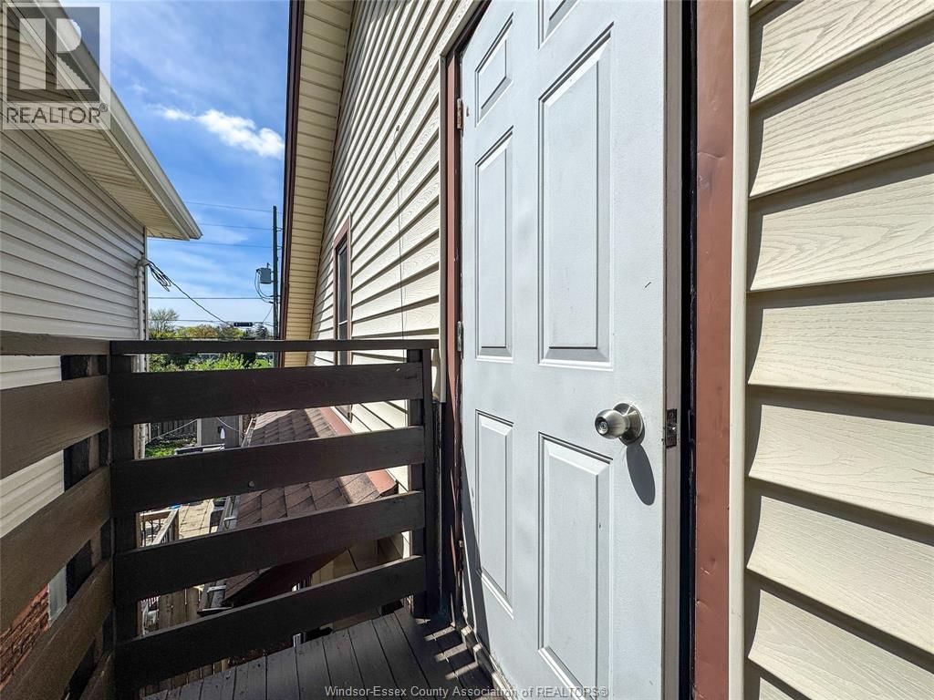 UPPER - 1351 MARENTETTE AVE Image 2