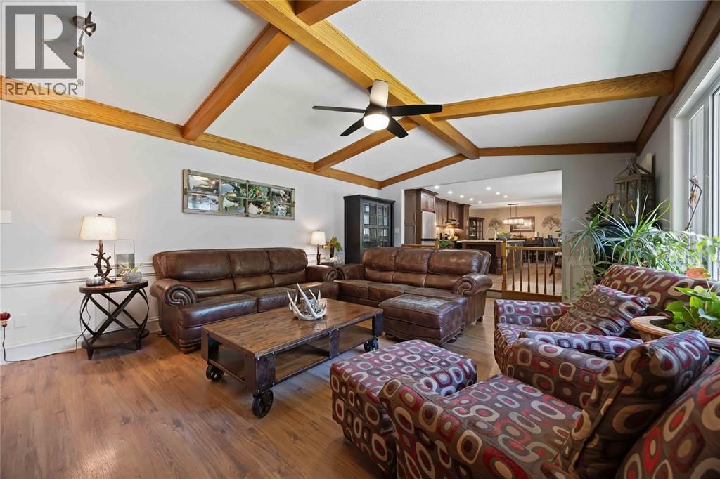 756 ST CLAIR PARKWAY Image 15