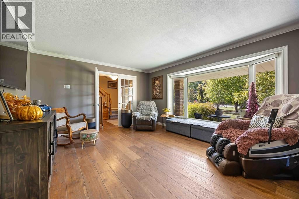 756 ST CLAIR PARKWAY Image 18