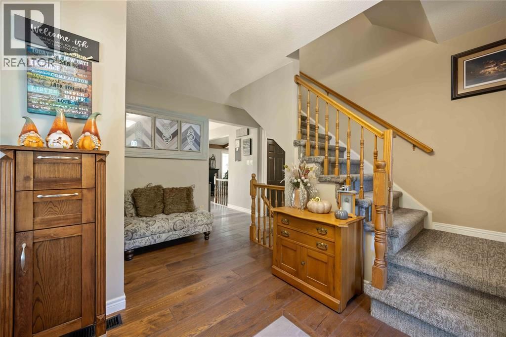 756 ST CLAIR PARKWAY Image 20