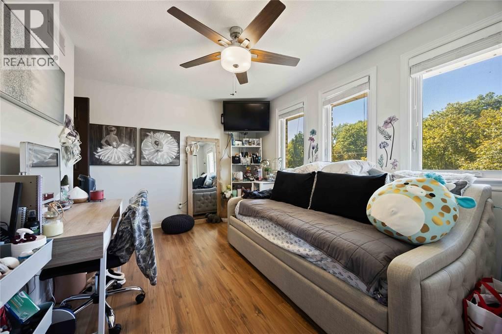 756 ST CLAIR PARKWAY Image 26