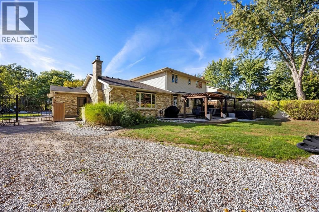 756 ST CLAIR PARKWAY Image 39