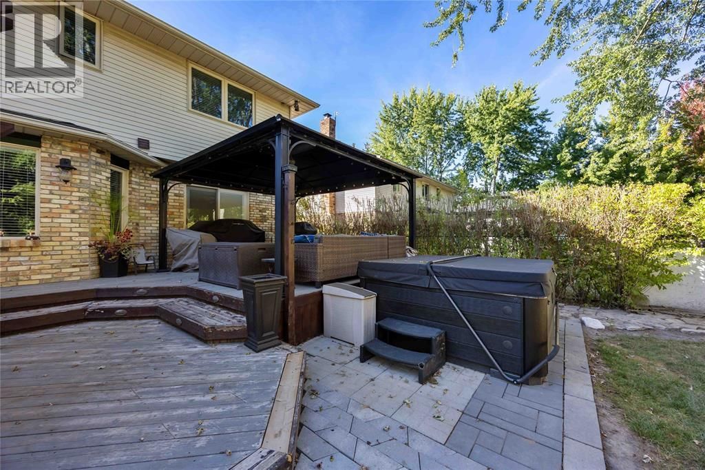 756 ST CLAIR PARKWAY Image 42