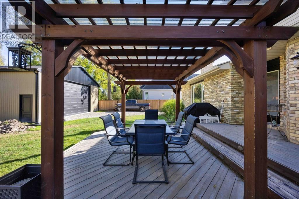 756 ST CLAIR PARKWAY Image 44