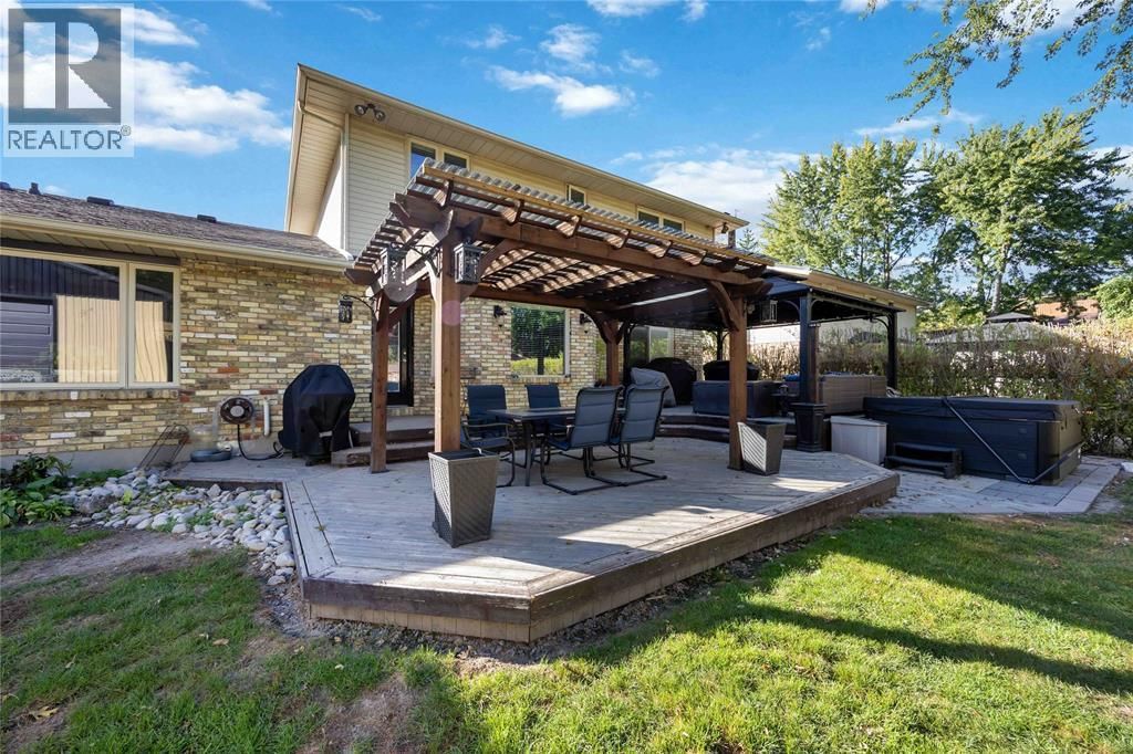 756 ST CLAIR PARKWAY Image 45