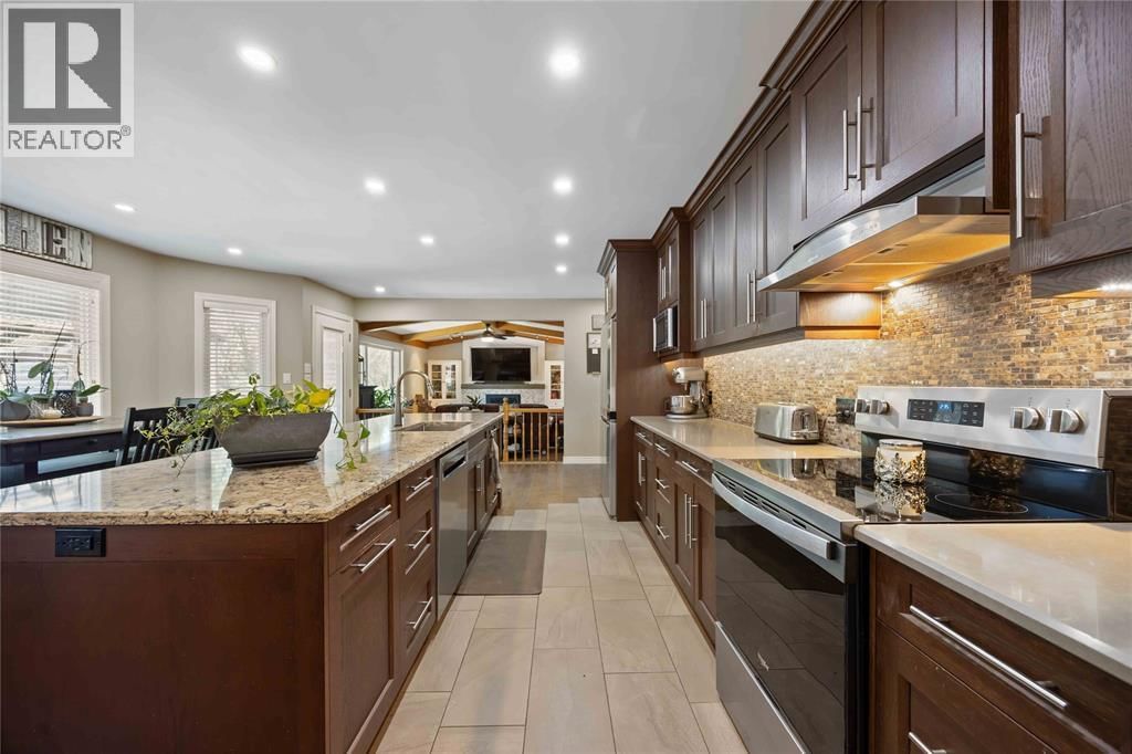 756 ST CLAIR PARKWAY Image 9