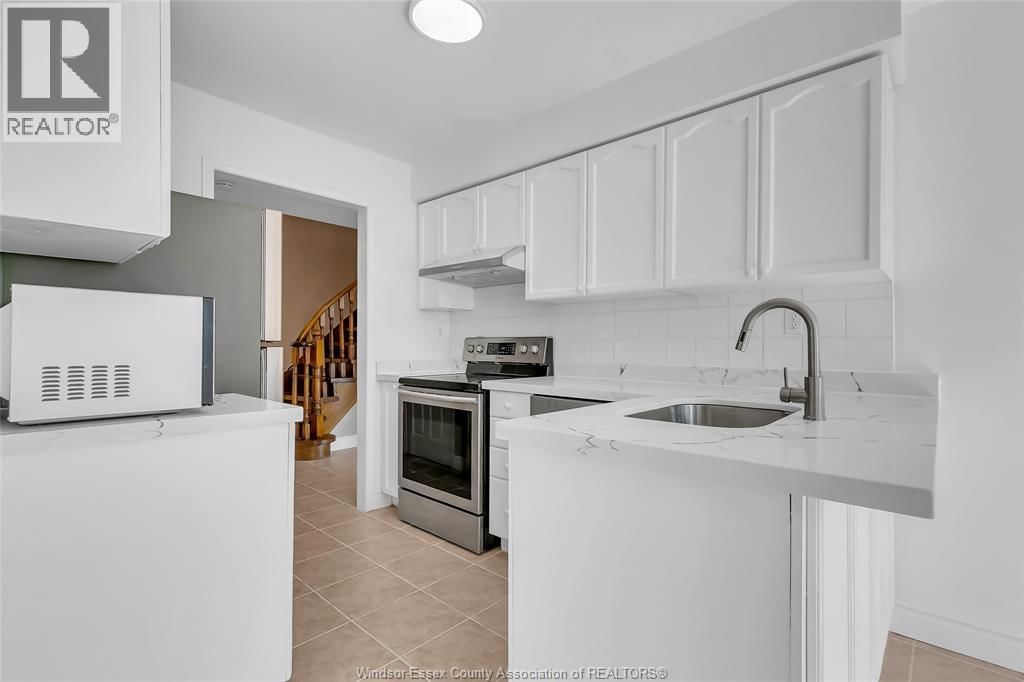 1063 PEACH BLOSSOM CRESCENT Image 14