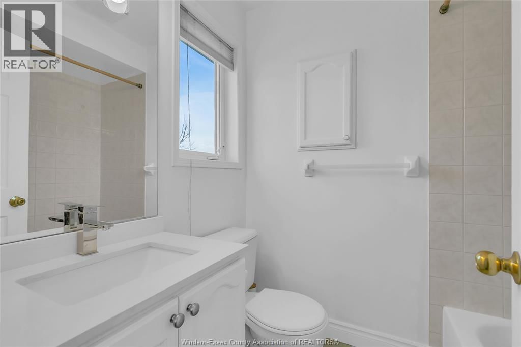 1063 PEACH BLOSSOM CRESCENT Image 23