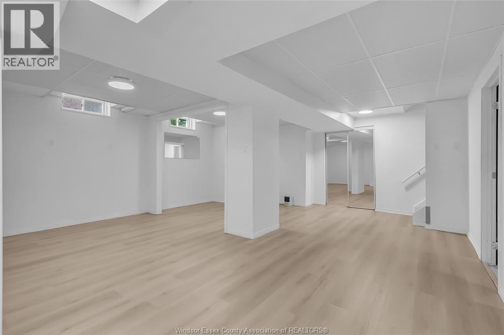 1063 PEACH BLOSSOM CRESCENT Image 25