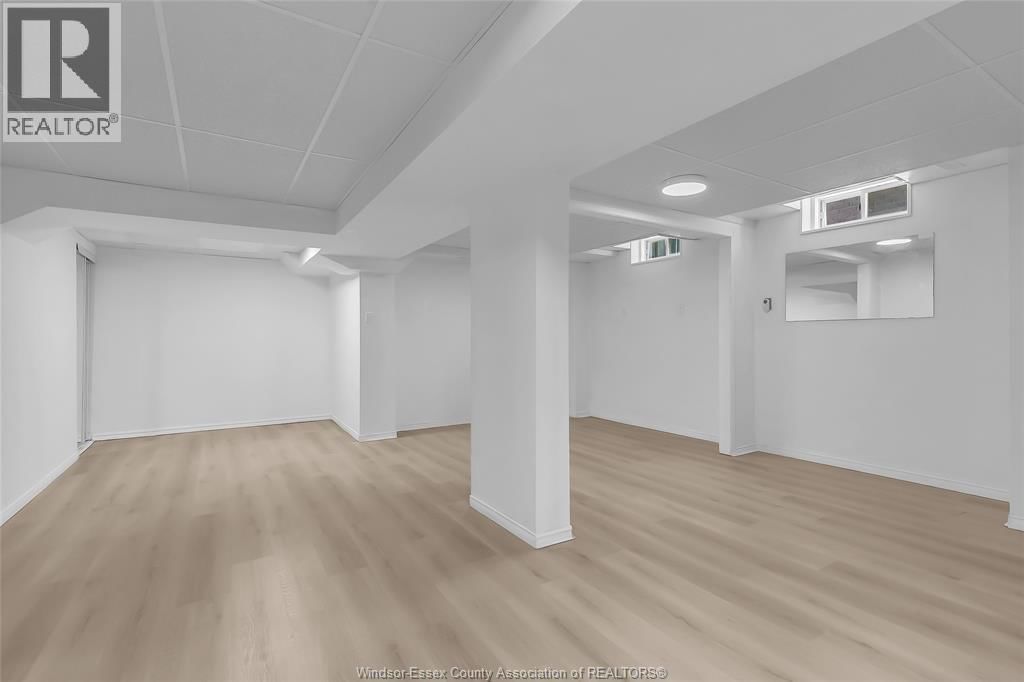 1063 PEACH BLOSSOM CRESCENT Image 26