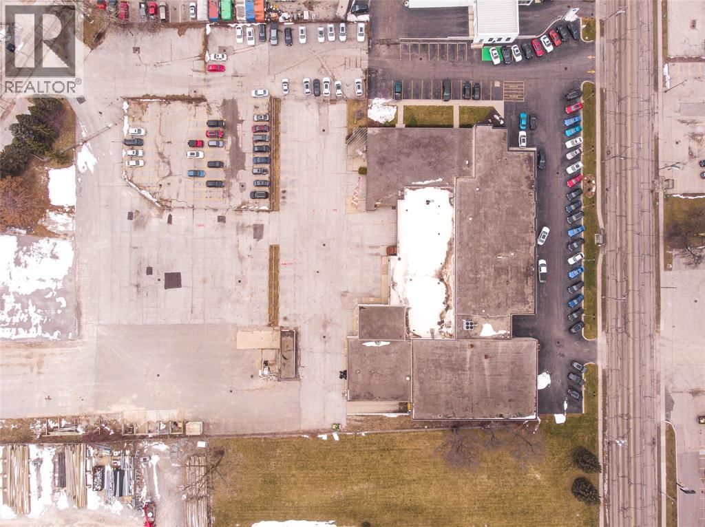 G - 815 CONFEDERATION STREET Image 5