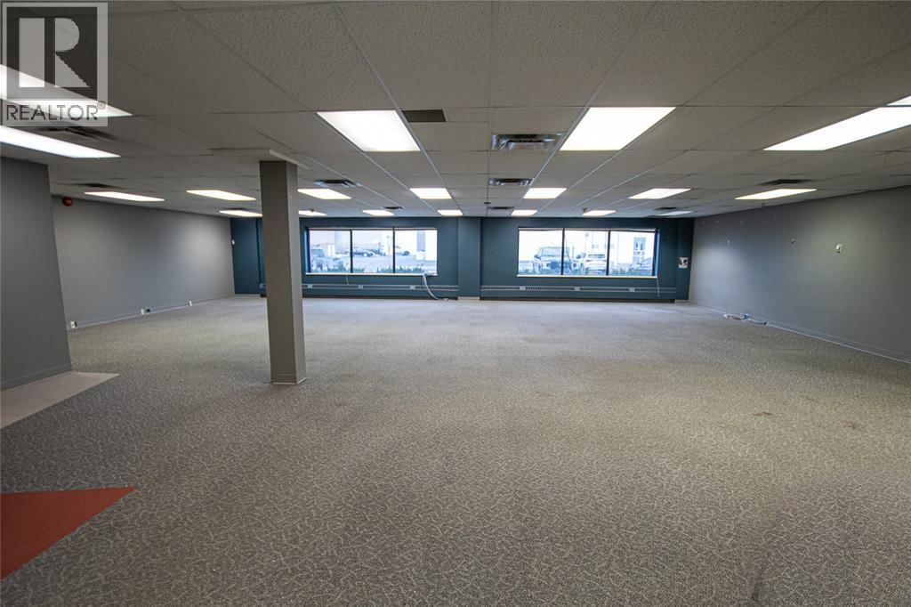 G - 815 CONFEDERATION STREET Image 6