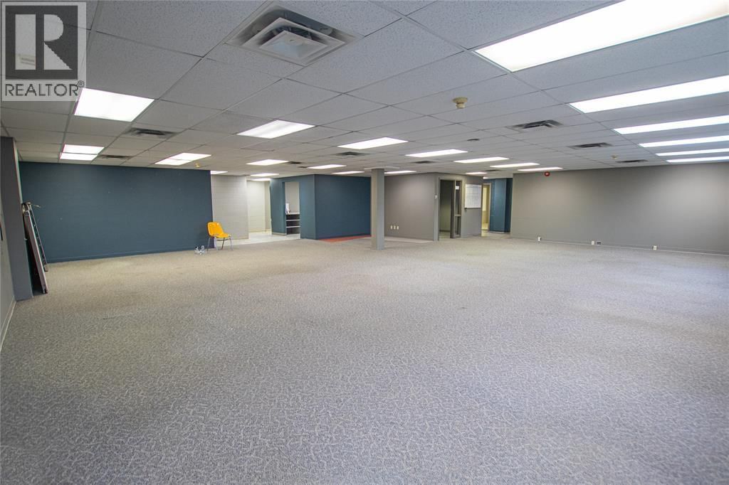 G - 815 CONFEDERATION STREET Image 7