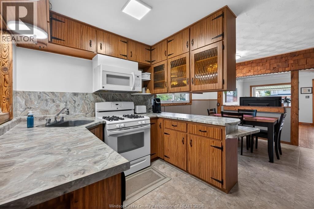 2489 FRANCOIS ROAD Image 17