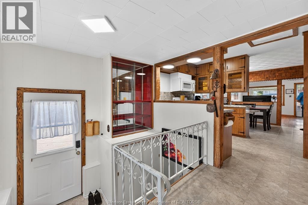 2489 FRANCOIS ROAD Image 19