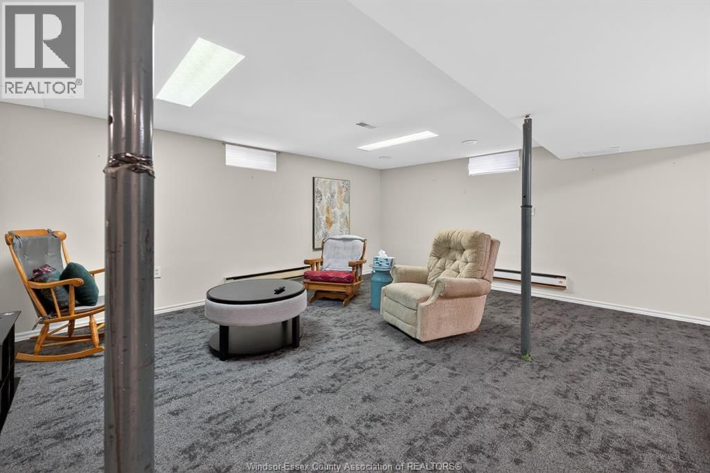 2489 FRANCOIS ROAD Image 27