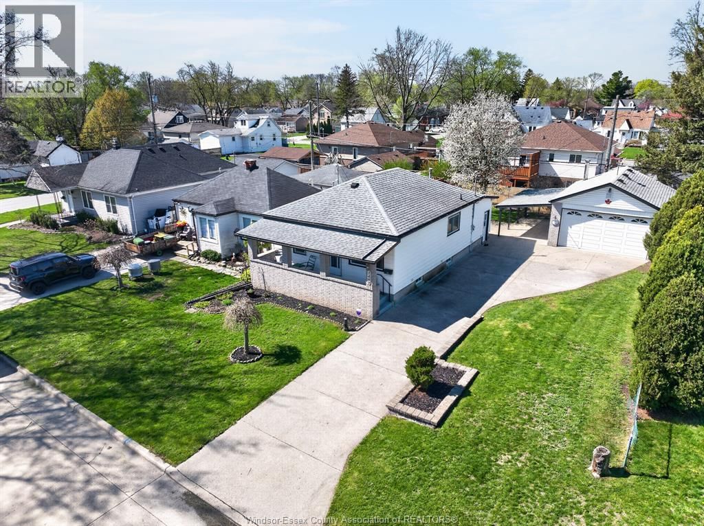 2489 FRANCOIS ROAD Image 34