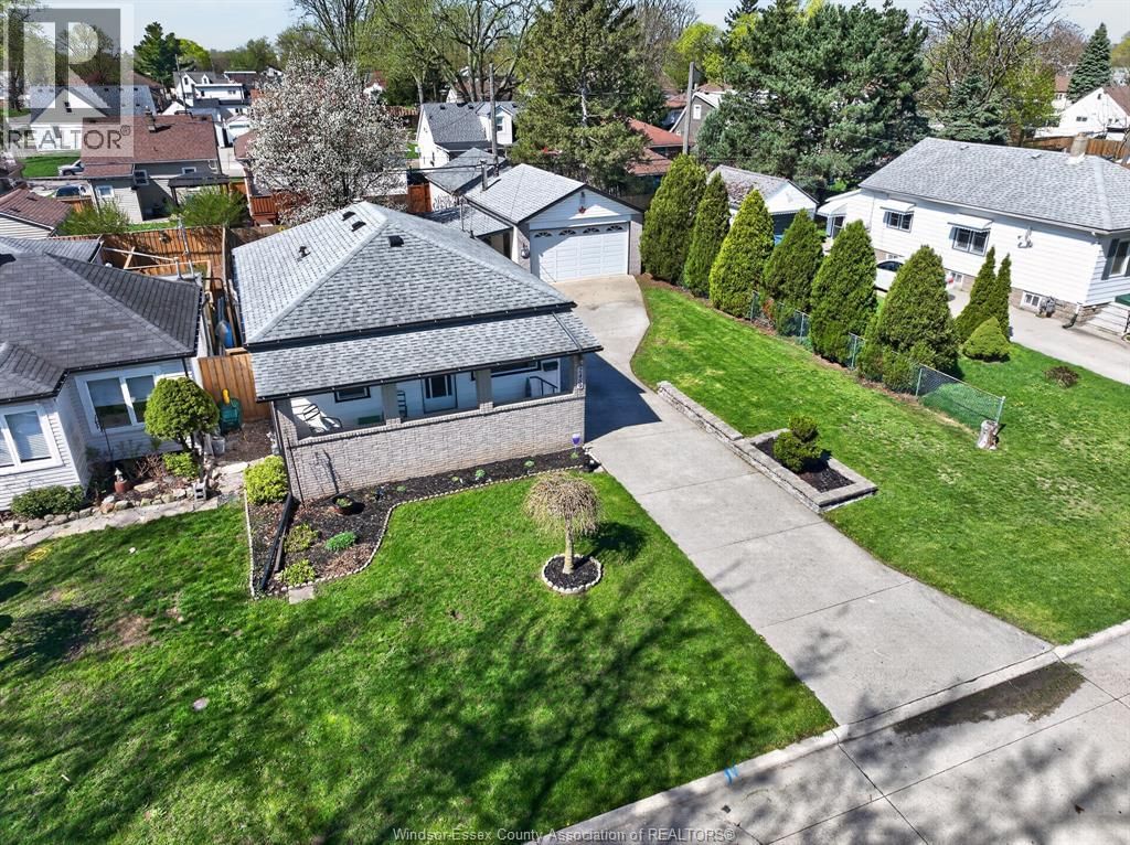 2489 FRANCOIS ROAD Image 35