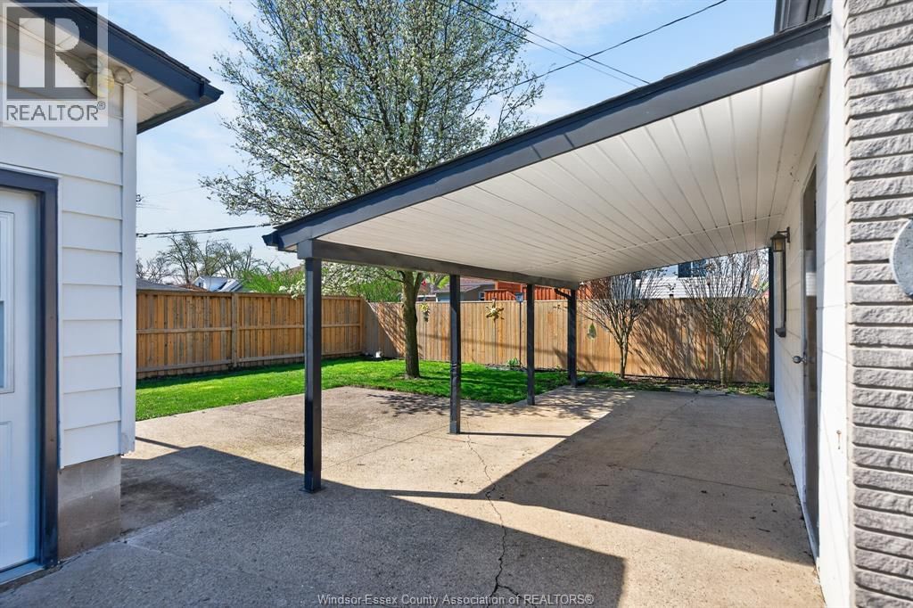 2489 FRANCOIS ROAD Image 6