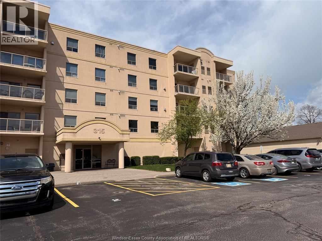 501 - 315 VILLAGE GROVE DRIVE Image 1