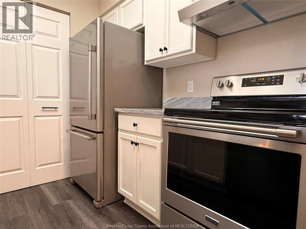 501 - 315 VILLAGE GROVE DRIVE Image 13