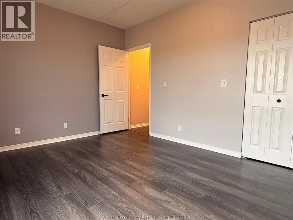 501 - 315 VILLAGE GROVE DRIVE Image 19