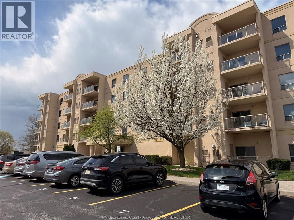 501 - 315 VILLAGE GROVE DRIVE Image 2