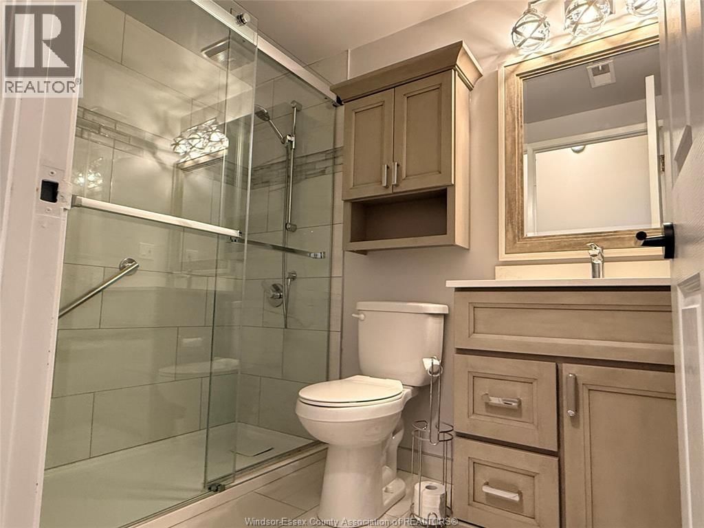 501 - 315 VILLAGE GROVE DRIVE Image 23